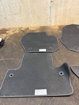 VOLVO 31306736 Floor Mat Set VOLVO S60 II / V60 I (2010-2018) — thumbnail 8