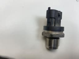 VOLVO 0281002995 0281002990 Fuel pressure regulator set VOLVO XC60 I (2008-2017) — thumbnail 4