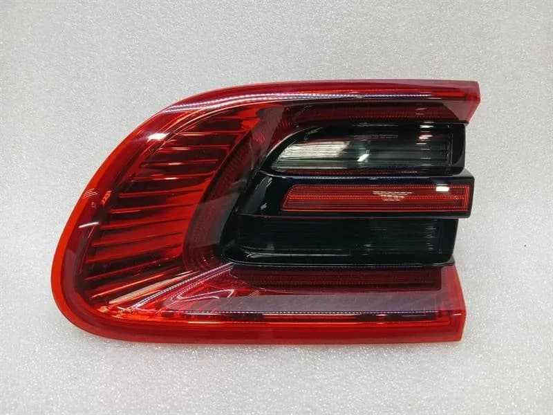 PORSCHE Porsche Macan 95B left rear light 95b945094F tail light rear left