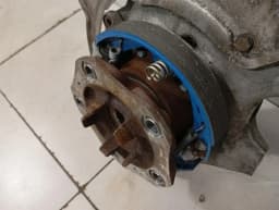 PORSCHE Porsche Boxster Spyder 718 Right Rear Hub 982505436D Wheel Bearing Housing Rear Re — thumbnail 5