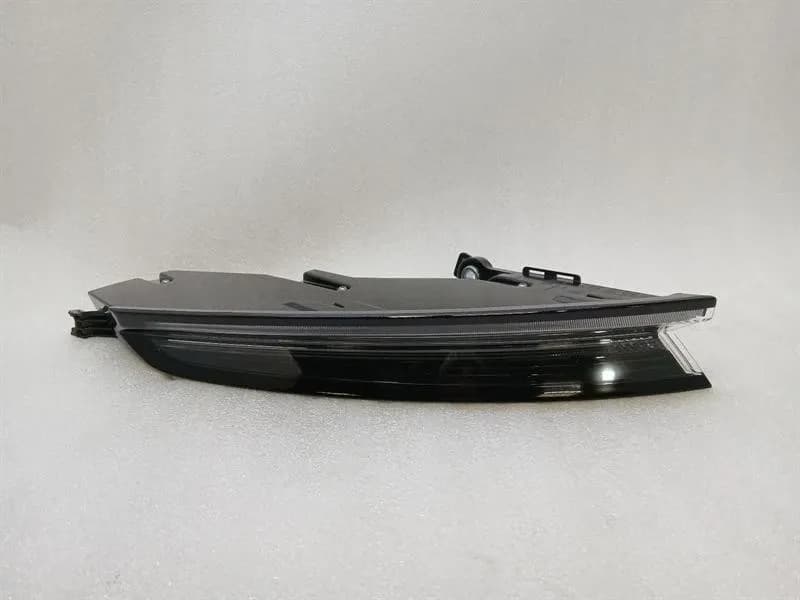 PORSCHE Porsche Taycan 9J left rear light 9J1945091F tail light rear left