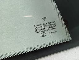 PORSCHE Porsche 911 997 Right Rear 1/4 Glass 99754311200 Door Window 1/4 Rear RH — thumbnail 7