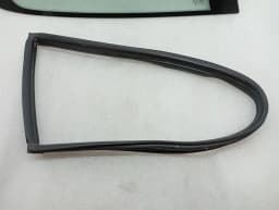 PORSCHE Porsche 911 997 Right Rear 1/4 Glass 99754311200 Door Window 1/4 Rear RH — thumbnail 4