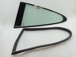 PORSCHE Porsche 911 997 Left Rear 1/4 Glass 99754311200 Door Window 1/4 Rear LH — thumbnail 1