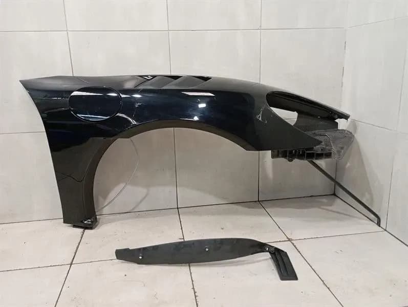 PORSCHE Porsche Cayman 718 GT4RS Right Wing 9GT821104 GT4 RS/Spyder RS Faulty Fender