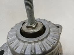 PORSCHE Porsche Boxster Spyder 718 engine mount 98137505982 engine mount Padm L=R — thumbnail 3