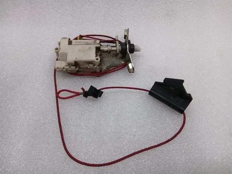FERRARI Ferrari F8 F142MFL Fuel Cap Actuator 85143200