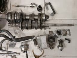 PORSCHE Porsche Boxster Spyder 718 Gearbox 982300052F G8225 Gearbox Parts GT4 — thumbnail 3