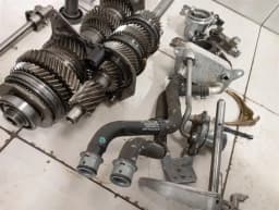 PORSCHE Porsche Boxster Spyder 718 Gearbox 982300052F G8225 Gearbox Parts GT4 — thumbnail 10
