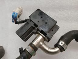 FERRARI Ferrari F8 F142MFL heater valve 67444900 heater valve — thumbnail 5