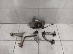 MCLAREN McLaren 650S Spider 14-17 Left Front Hub 11B0033CP Wheel Bearing Housing Front Left — thumbnail 1
