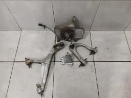 MCLAREN McLaren 650S Spider 14-17 Right Front Hub 11B0114CP Wheel Bearing Housing Front Right — thumbnail 1