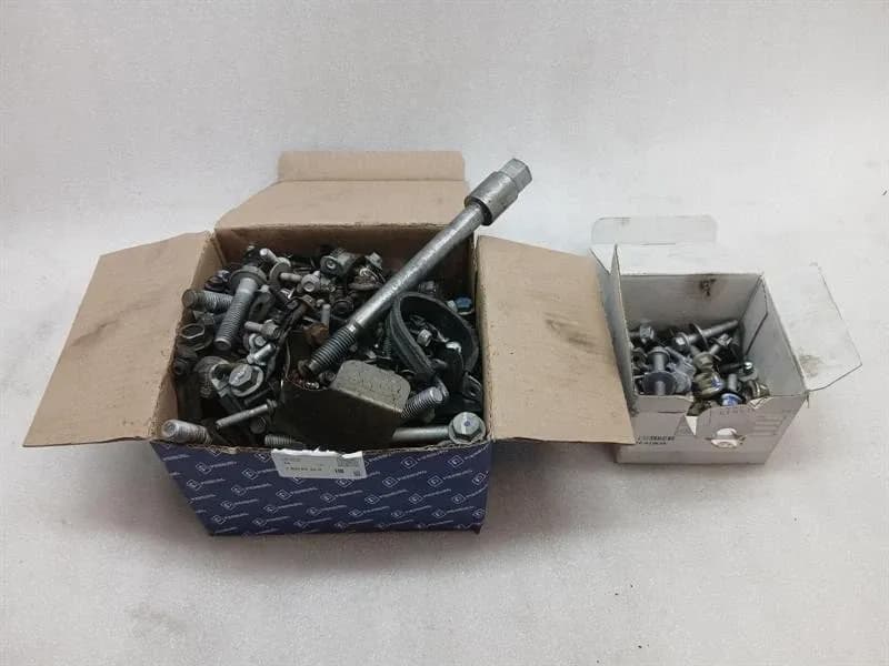 MCLAREN McLaren 650S Spider 14-17 SCREWS BOLTS FROM ONE CAR SET SET BOLTS
