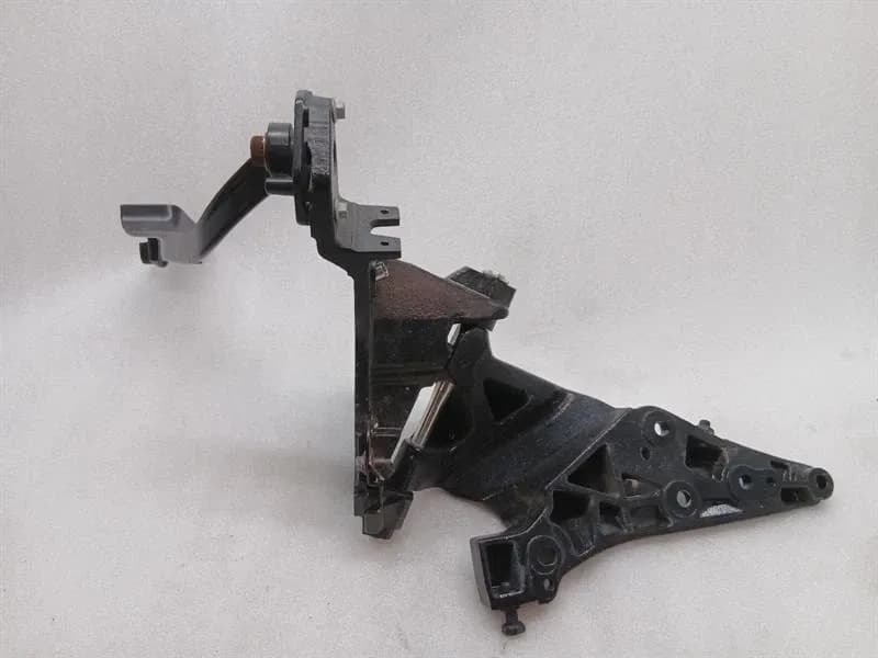 MCLAREN McLaren 650S Spider 14-17 11A5535CP RH DOOR HINGE DOOR HINGE Right