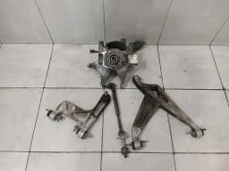 MCLAREN McLaren 650S Spider 14-17 Right Rear Hub 11B0094CP Wheel Bearing Housing Rear Right — thumbnail 1