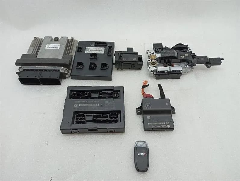 AUDI AUDI RS4 B8 8K Engine ECU SET 8T2907560E Engine Control Unit SET 0B5927256F