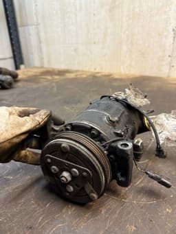 VOLVO P31315453 31315453 AC / aircon Compressor VOLVO S60 II / V60 I (2010-2018) — thumbnail 2