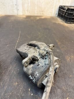 VOLVO 36001381 36001383 31262415 Brake caliper rear right VOLVO S60 II / V60 I (2010-2018) — thumbnail 4