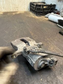 VOLVO 32332594 36001382 36001383 31262415 Brake caliper rear left VOLVO S60 II / V60 I (2010-2018) — thumbnail 4