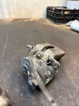 VOLVO 32332594 36001382 36001383 31262415 Brake caliper rear left VOLVO S60 II / V60 I (2010-2018) — thumbnail 3