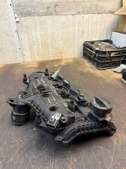 VOLVO 31338169 Cylinder head valve cover VOLVO S60 II / V60 I (2010-2018) — thumbnail 4