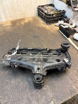 VOLVO 31338169 Cylinder head valve cover VOLVO S60 II / V60 I (2010-2018) — thumbnail 5