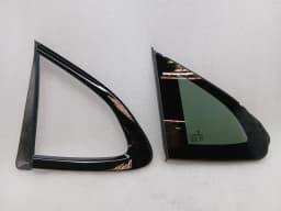 PORSCHE Porsche Panamera 976 G3 left rear 1/4 glass 976845297 left door window 1/4 rear — thumbnail 1
