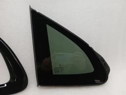 PORSCHE Porsche Panamera 976 G3 left rear 1/4 glass 976845297 left door window 1/4 rear — thumbnail 2