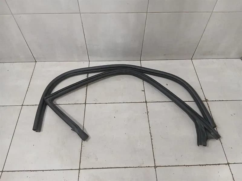 FERRARI Ferrari 488 F142M right door seal set 86743200 right door seals set