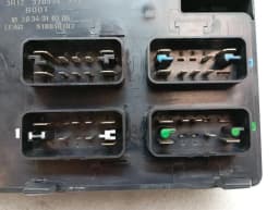 ASTON MARTIN Aston Martin Vanquish S 04-07 V12 Fuse Box 3R12-370534-AB Fuse Box — thumbnail 7