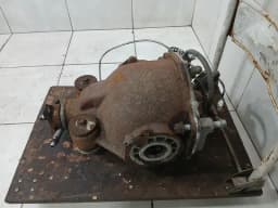 ASTON MARTIN Aston Martin Vanquish S 04-07 V12 Rear Diff 5R13-4N053-AA Differential 4.30 LSD — thumbnail 1