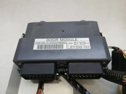 ASTON MARTIN Aston Martin Vanquish S 04-07 electronic module LJE2120AB control unit left door — thumbnail 4