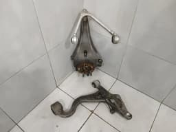 ASTON MARTIN Aston Martin Vanquish S 04-07 V12 Left Front Hub 1R12-233223-AD Front Left SET — thumbnail 1