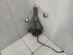 ASTON MARTIN Aston Martin Vanquish S 04-07 V12 Right Front Hub 1R12-233222-AD Front Right — thumbnail 2