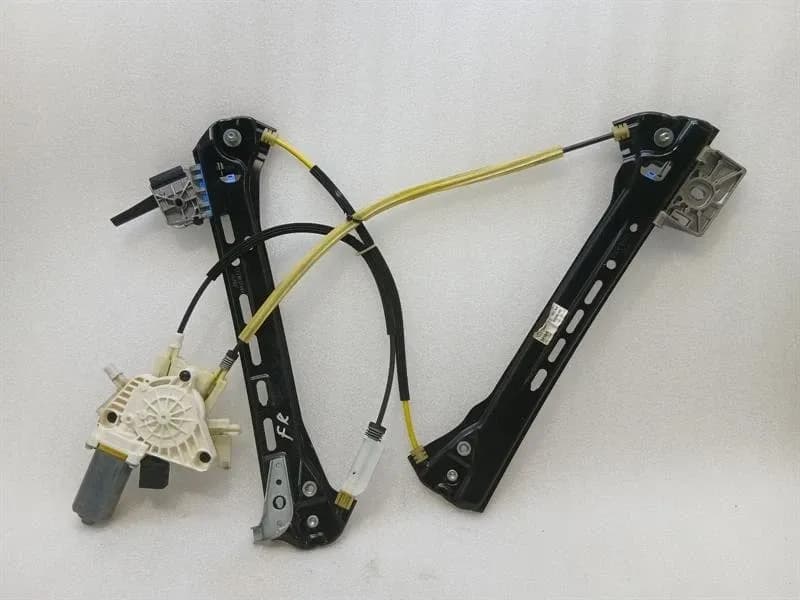 Mercedes GT R190 Roadster Right Front Door Winder A1907200046 Window Regulator Re