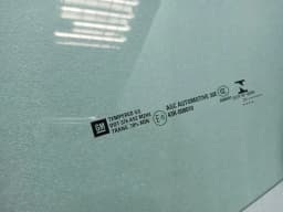 CHEVROLET Chevrolet Corvette C8 left front door glass 23429011 door window front left — thumbnail 2