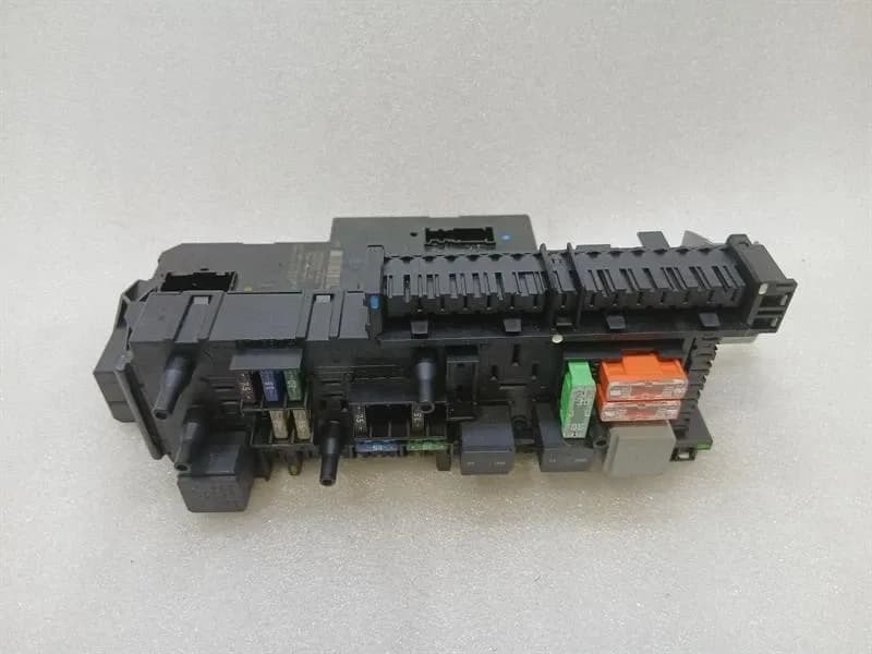 MERCEDES-BENZ Mercedes GT R190 Roadster Fuse Box A1909066100 Fuse Box SAM