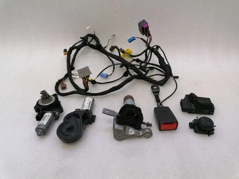 MERCEDES-BENZ MERCEDES C Class W205 Right Seat Parts A2055405821 Right Seat Parts A2059052802