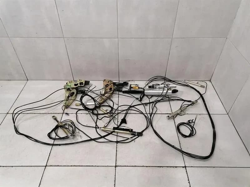 Mercedes SL R230 Roof Cylinder Parts A2308001872 Top Cylinder Parts