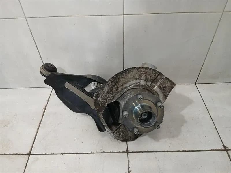 PORSCHE Porsche 911 991 Left Front Hub 99134115704 GTS P478 (Central Wheel Lock)