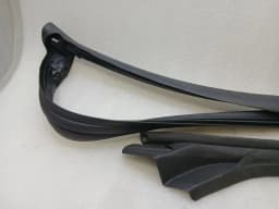 CHEVROLET Chevrolet Corvette C8 windshield seal 84820761 windscreen seal convertible — thumbnail 7