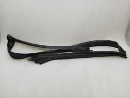 CHEVROLET Chevrolet Corvette C8 windshield seal 84820761 windscreen seal convertible — thumbnail 5