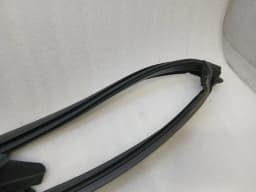 CHEVROLET Chevrolet Corvette C8 windshield seal 84820761 windscreen seal convertible — thumbnail 2