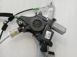 CHEVROLET Chevrolet Corvette C8 Left Front Door Winder 85524024 Window Regulator Front Left — thumbnail 2