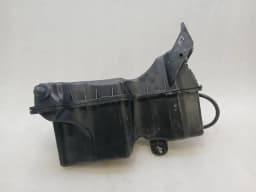 CHEVROLET Chevrolet Corvette C8 washer fluid reservoir 84557041 washer fluid reservoir — thumbnail 9