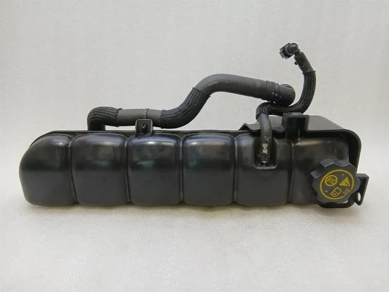 CHEVROLET Chevrolet Corvette C8 Expansion Tank 84889158 Expansion Tank Coolant