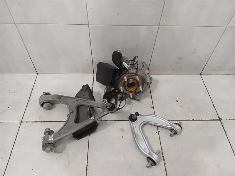Chevrolet Corvette C8 Left Rear Hub 23428469 Wheel Bearing Housing Rear Left SET