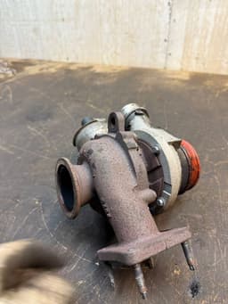 VOLVO 31331331 Turbocharger VOLVO S60 II / V60 I (2010-2018) — thumbnail 2