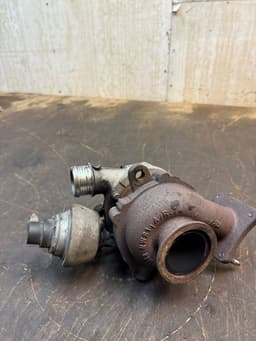 VOLVO 31331331 Turbocharger VOLVO S60 II / V60 I (2010-2018) — thumbnail 3