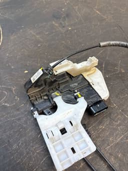 HYUNDAI 813202W010 Door Lock Front Right HYUNDAI SANTA FE III (DM) (2012-2018) — thumbnail 3